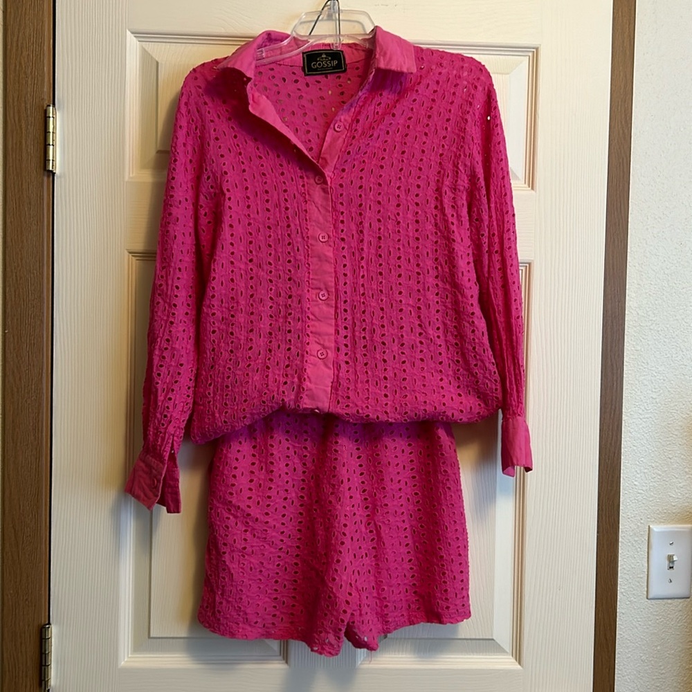 GOSSIP Pink eyelit button up long sleeve and short set. Size M
